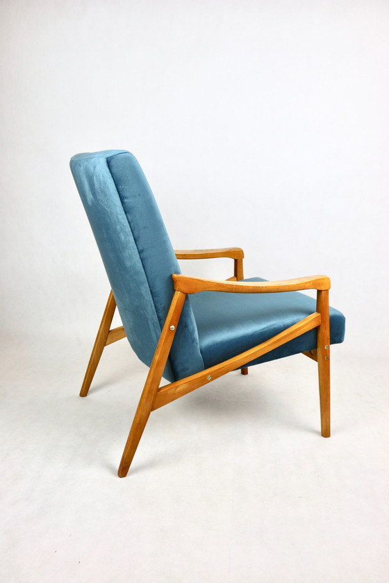 Image 1 of Tsjechisch model fauteuil in oceaanblauw, toegeschreven aan Jiri Jiroutek, 1970S