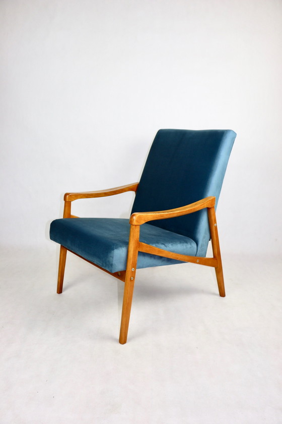 Image 1 of Tsjechisch model fauteuil in oceaanblauw, toegeschreven aan Jiri Jiroutek, 1970S