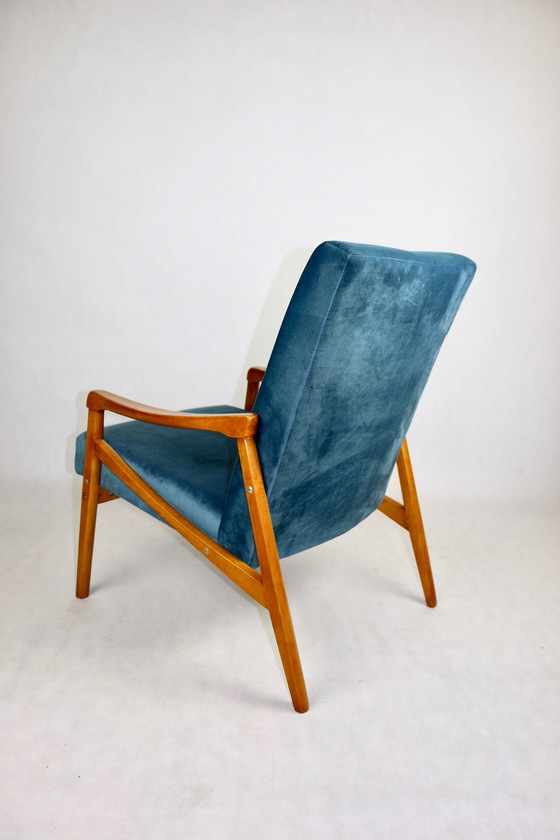 Image 1 of Tsjechisch model fauteuil in oceaanblauw, toegeschreven aan Jiri Jiroutek, 1970S