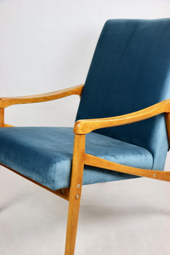 Image 1 of Tsjechisch model fauteuil in oceaanblauw, toegeschreven aan Jiri Jiroutek, 1970S