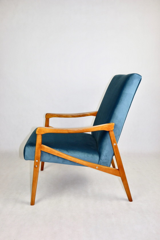 Image 1 of Tsjechisch model fauteuil in oceaanblauw, toegeschreven aan Jiri Jiroutek, 1970S