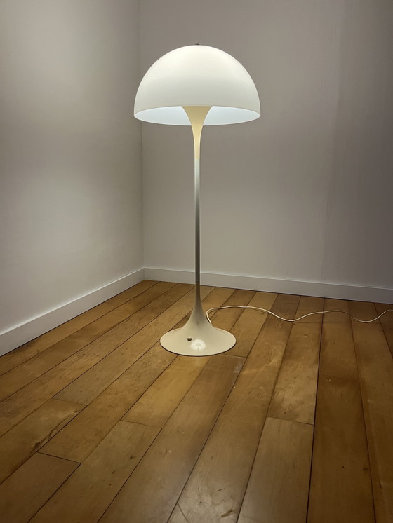 Image 1 of Louis Poulsen Panthella Vloerlamp