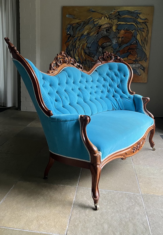 Image 1 of Antieke Franse 3-Zits Sofa Van Walnoothout In Rococo Stijl, Geheel Gerenoveerd.