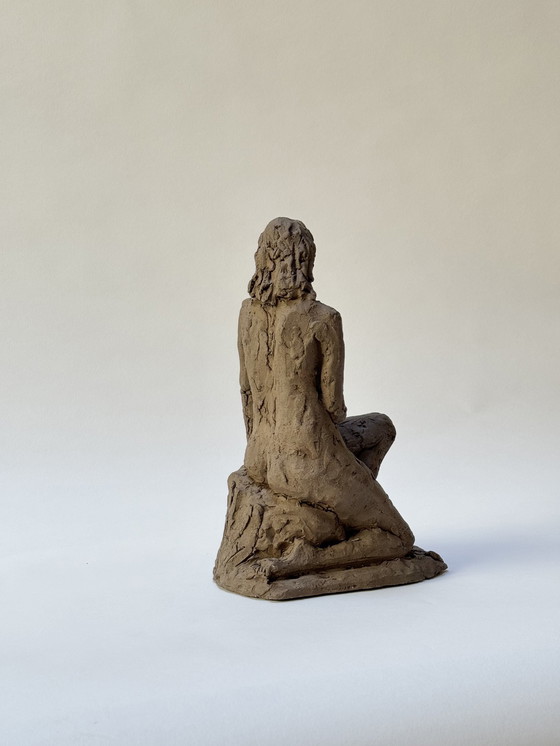 Image 1 of Terracotta sculptuur - Een naakte vrouw - Yolande Ide (1931)