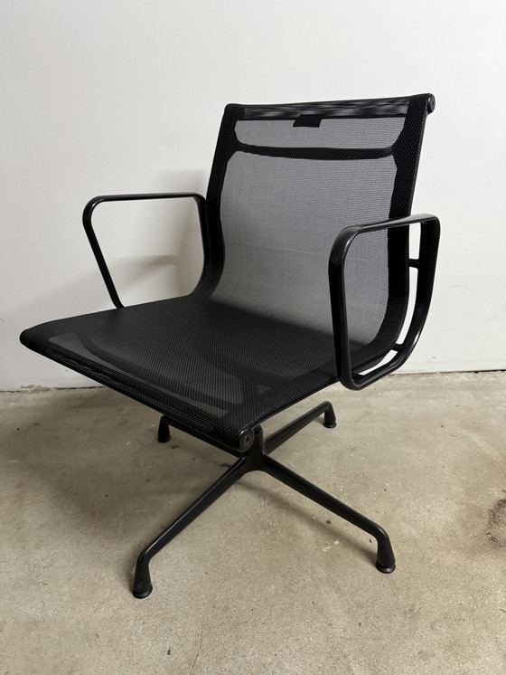 Image 1 of Vitra Eames Ea 108 Aluminium Stoel Zwart 2/3 Top & Origineel