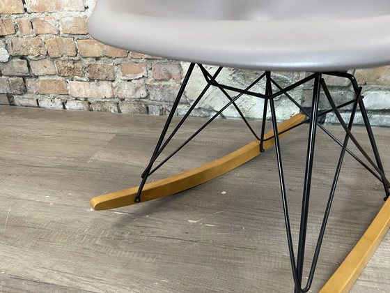 Image 1 of Vitra Rar