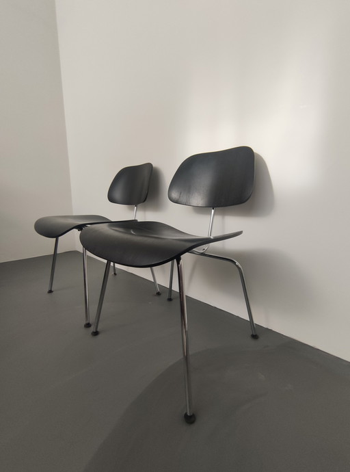 2 x Vitra Eames DCM