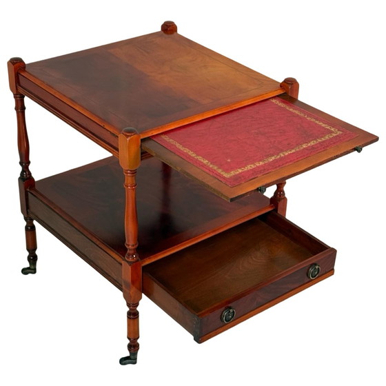 Image 1 of Vintage Brits - Bijzettafeltje Met Lade - Leren Inleg en Messing Detaillering - Georgische Stijl - Op Wielen Gemonteerd