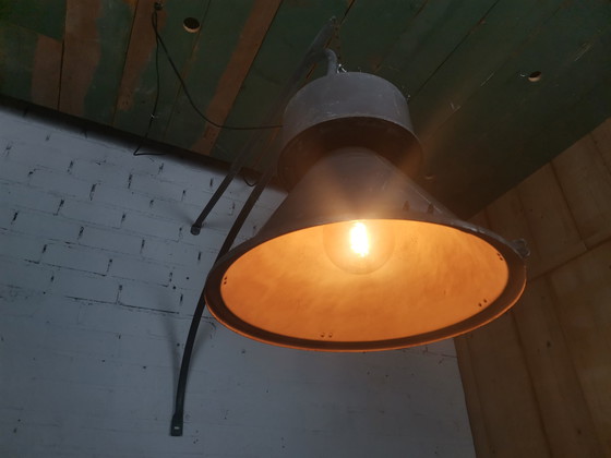 Image 1 of 2x IIndustriele hanglamp aan muurbeugel