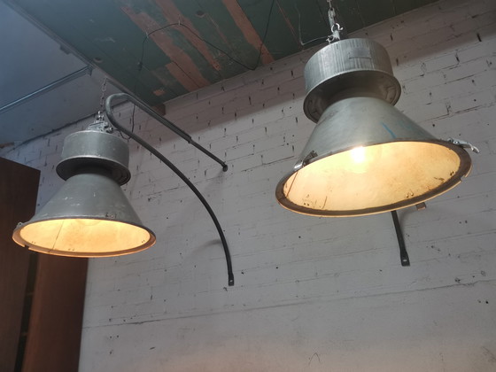 Image 1 of 2x IIndustriele hanglamp aan muurbeugel