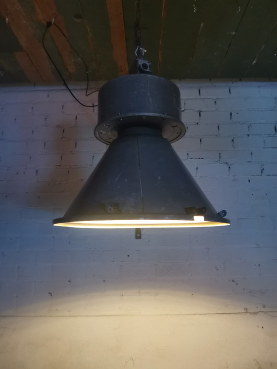 Image 1 of 2x IIndustriele hanglamp aan muurbeugel