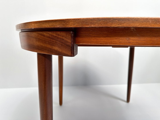 Image 1 of Deense Hans Olsen Voor Frem Røjle "Roundette" Teakhouten Eettafel & Stoelen