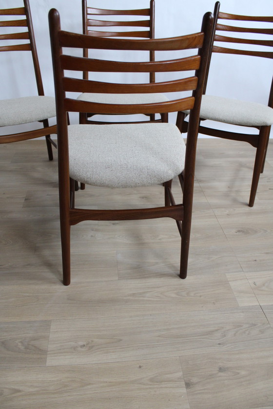 Image 1 of 4x Scandinavische stoelen in stof en vintage teakhout 1960 Zweden