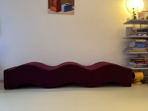 Wave Sofa In Aubergine Gekleurde Stof