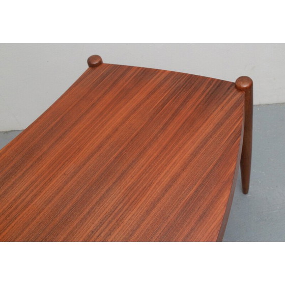 Image 1 of Vintage gebogen walnoten salontafel, 1960