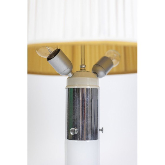 Image 1 of Vintage witte glazen lamp versierd met een bruine en gele spiraal, Italië 1970