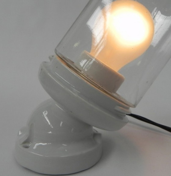 Image 1 of Porseleinen wandlamp met glazen kap, ridem