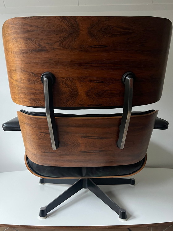 Image 1 of 1960S Herman Miller Loungestoel en Ottoman Set (2) - Ontwerp door Charles & Ray Eames