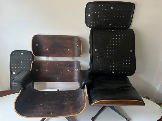 Image 1 of 1960S Herman Miller Loungestoel en Ottoman Set (2) - Ontwerp door Charles & Ray Eames