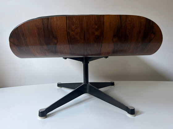 Image 1 of 1960S Herman Miller Loungestoel en Ottoman Set (2) - Ontwerp door Charles & Ray Eames