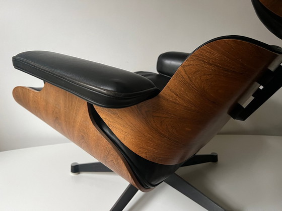 Image 1 of 1960S Herman Miller Loungestoel en Ottoman Set (2) - Ontwerp door Charles & Ray Eames