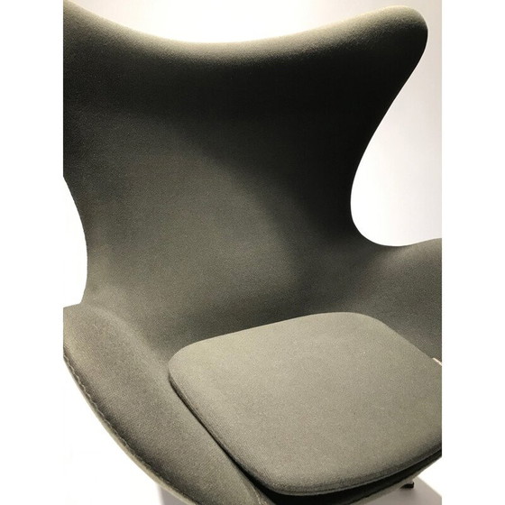 Image 1 of Vintage Egg Stoel editie Fritz Hansen Ontwerp Arne Jacobsen 2010