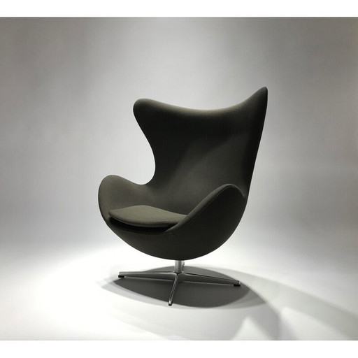 Vintage Egg Stoel editie Fritz Hansen Ontwerp Arne Jacobsen 2010