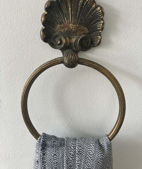 Image 1 of Unieke Vintage Messing Handdoekring (Ophanghaak) / Unique Vintage Brass Towel Ring (Hanging Hook)