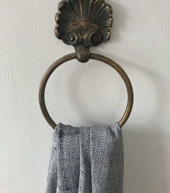 Image 1 of Unieke Vintage Messing Handdoekring (Ophanghaak) / Unique Vintage Brass Towel Ring (Hanging Hook)