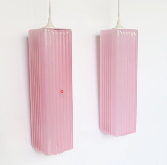 Image 1 of 2x Vintage Italiaanse design roze glazen hanglampen