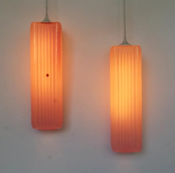 Image 1 of 2x Vintage Italiaanse design roze glazen hanglampen