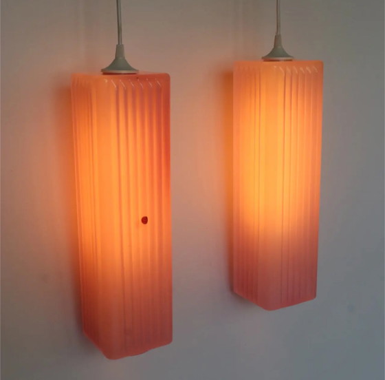 Image 1 of 2x Vintage Italiaanse design roze glazen hanglampen