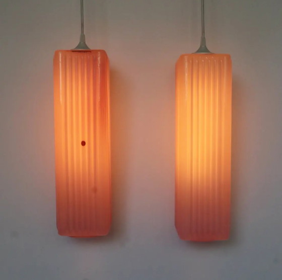 Image 1 of 2x Vintage Italiaanse design roze glazen hanglampen