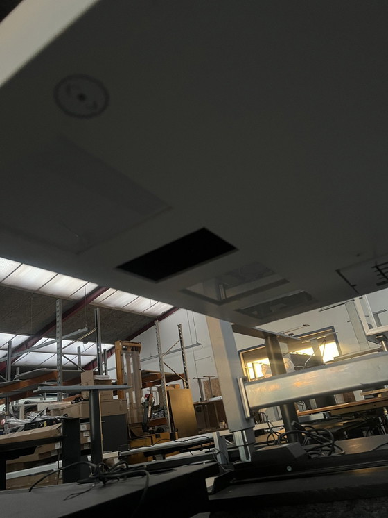 Image 1 of Holmris Verstelbaar Bureau Melk