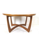 Ronde Vintage Salontafel Met Prachtig Onderstel Gemaakt In De Jaren ’60