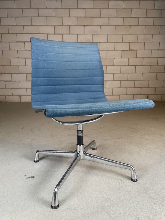 Image 1 of 6X Vitra Eames Ea 106 Stoel