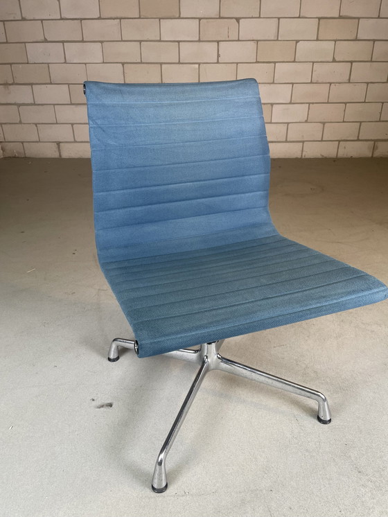 Image 1 of 6X Vitra Eames Ea 106 Stoel