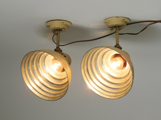 Image 1 of Paar originele industriële 1950 metalen scharnierwerkplaats wand- of plafondlampen van Helo Leuchten Duitsland