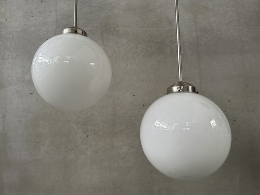 2x art deco opaline hanglampen