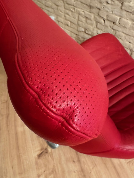 Image 1 of Leolux Balou rood lederen fauteuil met poef