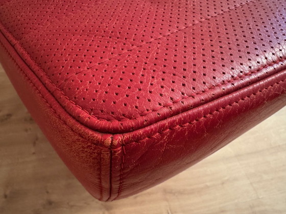 Image 1 of Leolux Balou rood lederen fauteuil met poef