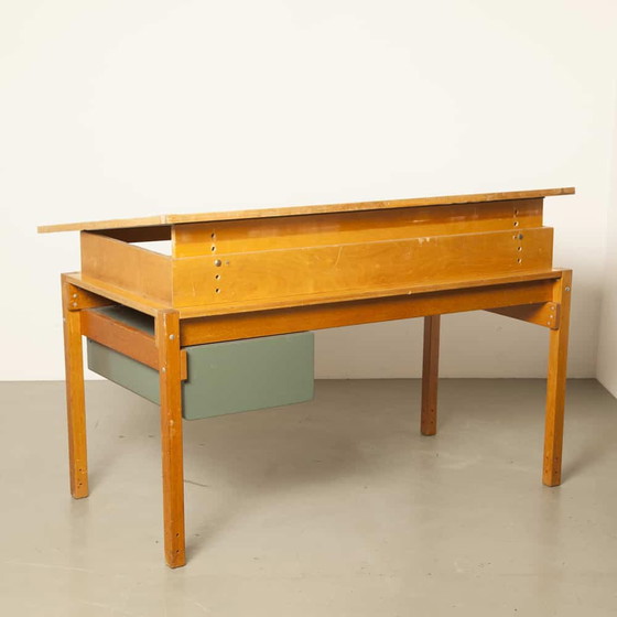 Image 1 of Ahrend De Cirkel drafting table