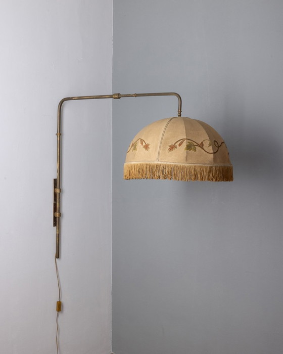 Image 1 of Vintage wandlamp 1940S in messing en stof Italiaans ontwerp