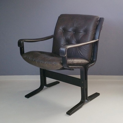Vintage Siesta fauteuil voor Westnofa in zwart leer en beukenhout 1960
