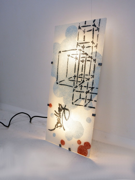 Image 1 of Gyllen wandlamp van Julia Treutiger