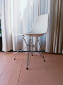 2x Vitra Eames DSR dining chairs