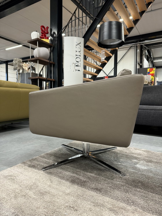 Image 1 of Als nieuw FSM Pavo Draai fauteuil taupe leer