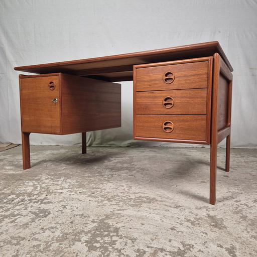 G.V. Møbler Vintage Jaren 60 Deens Bureau Teak