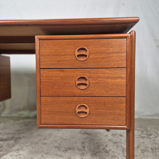 G.V. Møbler Vintage Jaren 60 Deens Bureau Teak