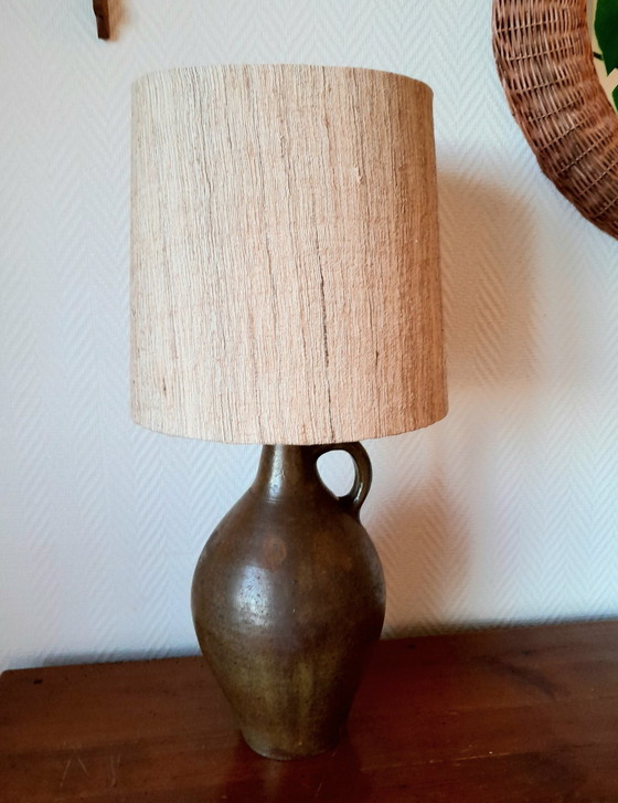 Image 1 of 1950 Aardewerk kruik lamp en linnen stijl stoffen lampenkap